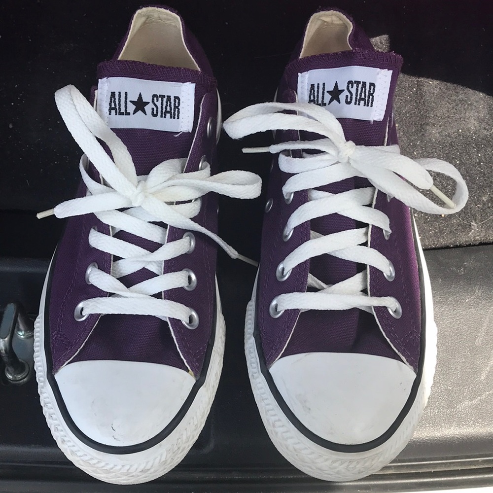 Purple low-top Converse
